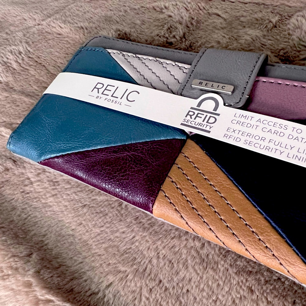 RELIC - RFID CHECKBOOK (Patchwork)